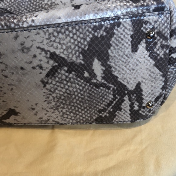 -Kate Spade Snake Print Tote 👜 - Picture 3 of 7
